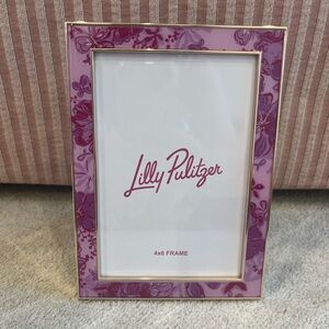 NWT/GWP Lilly Pulitzer Pink Floral Frame